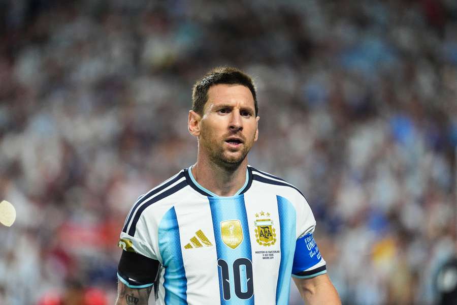 Cupa Mondială LIVE | Anglia - Argentina Cupa Mondială LIVE | Anglia - Argentina