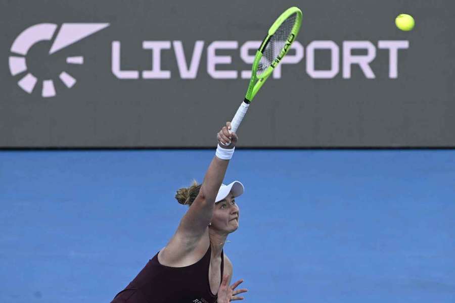 Tenis Flash: Czeszki walczą o finał w Pradze. Sinner i Djokovic wycofali się z Montrealu Tenis Flash: Czeszki walczą o finał w Pradze. Sinner i Djokovic wycofali się z Montrealu