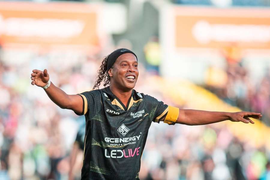 Ronaldinho will lead his side at Sunderland's Stadium of Light