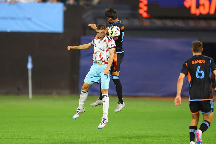 Hugo Cuypers (Chicago Fire) y Thiago Martins (New York City FC