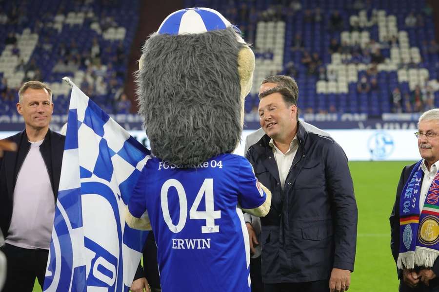 Vereinsikone Wilmots (M.) gehört wieder zur Schalke-Familie.