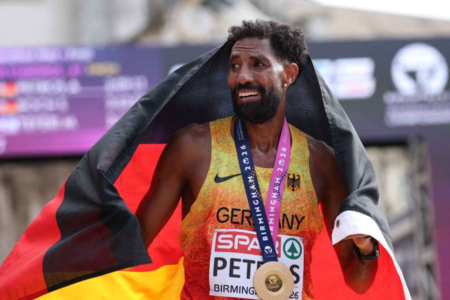 Amanal Petros gewinnt Gold Amanal Petros gewinnt Gold