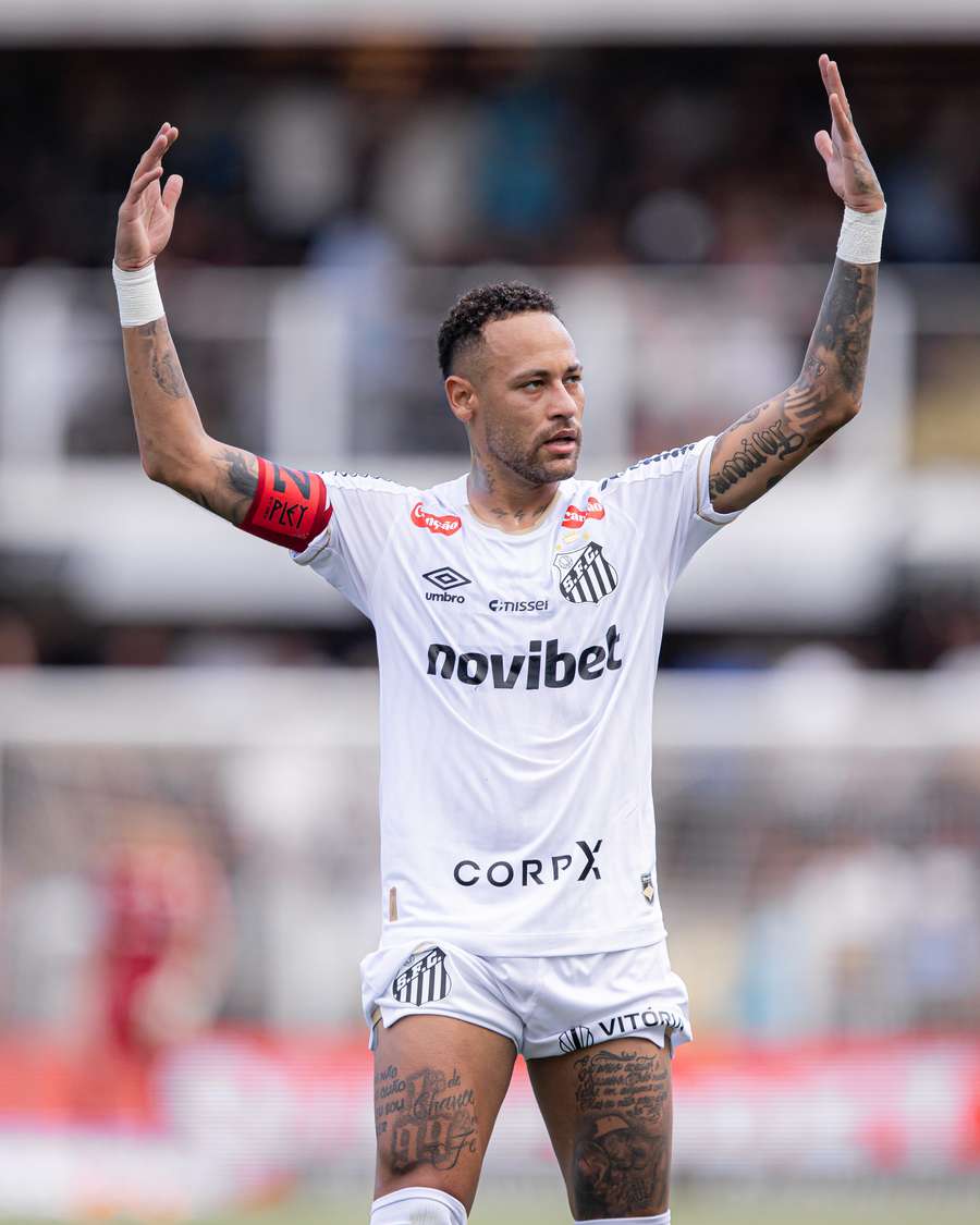 Neymar durante clássico entre Santos e Corinthians na Vila Neymar durante clássico entre Santos e Corinthians na Vila