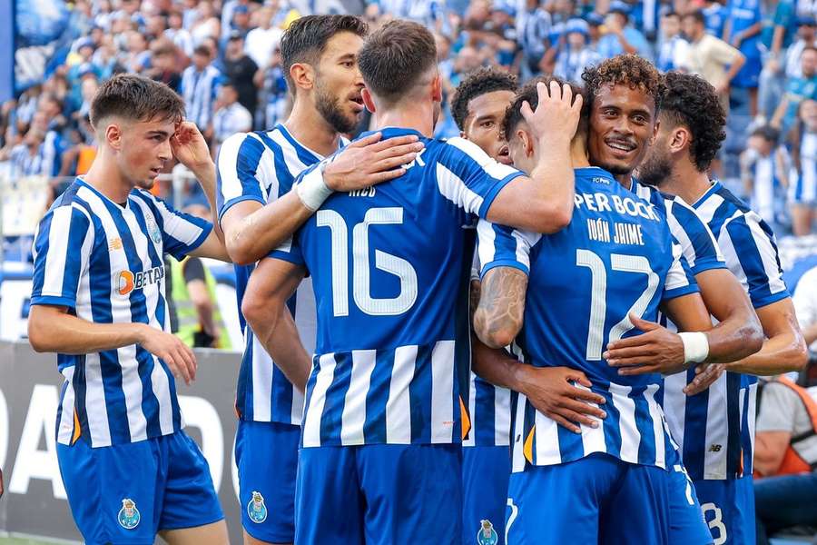 Vítor Bruno convocou 27 jogadores para a Supertaça, sem Pepê e Evanilson