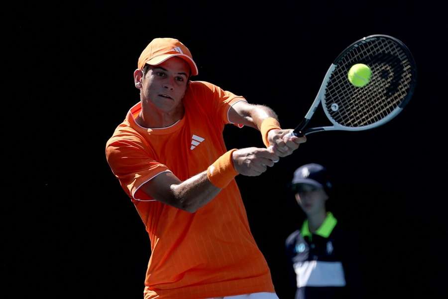 Jódar golpea la bola