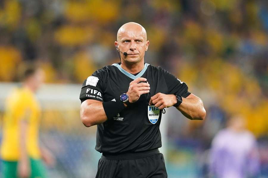 Vor dem wichtigsten Spiel seiner Karriere: Szymon Marciniak pfeift WM-Finale. Vor dem wichtigsten Spiel seiner Karriere: Szymon Marciniak pfeift WM-Finale.