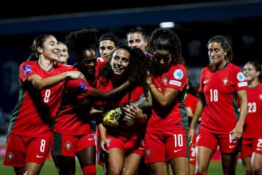 Portugal disputa play-off decisivo