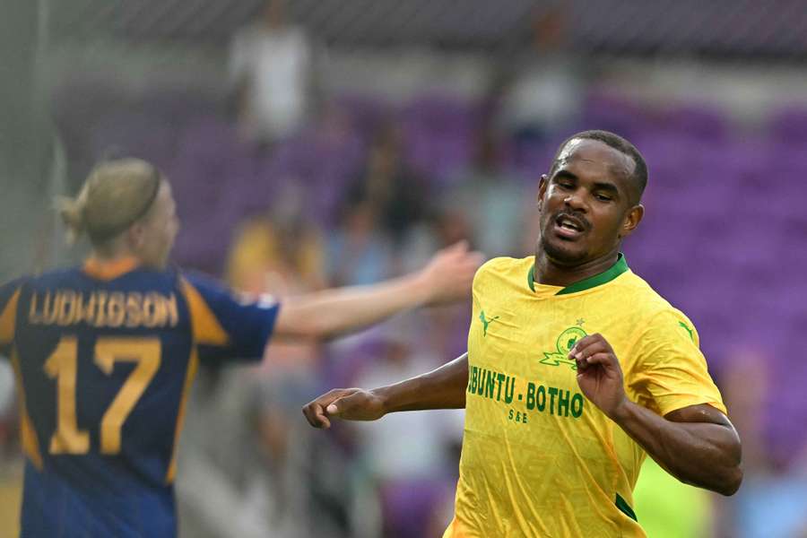 Iqraam Rayners kept up his strong scoring form this season