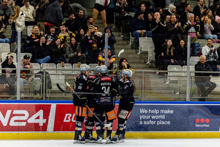 Die Vienna Capitals bejubeln den Heimsieg gegen Ljubljana