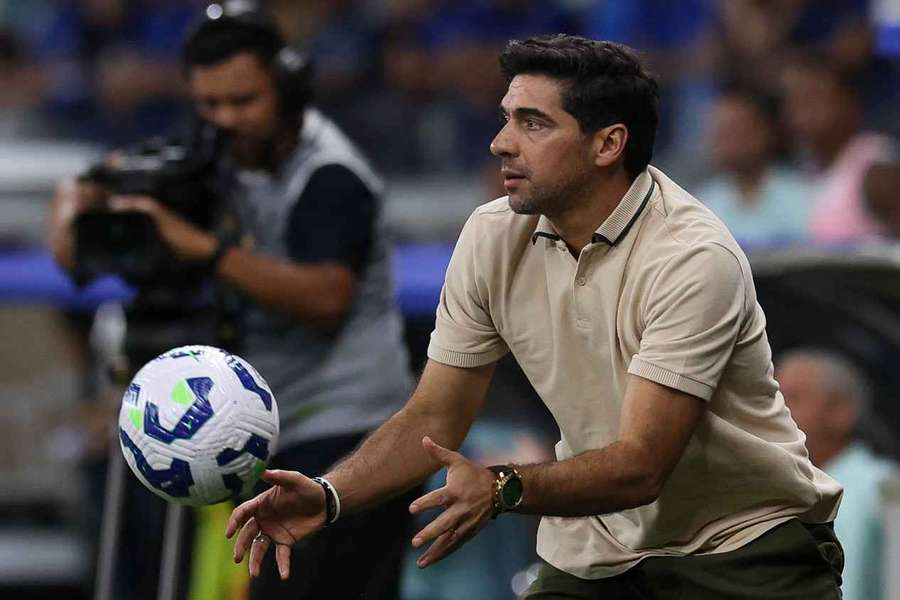 Abel recusa proposta do Al-Hilal para disputar Mundial pelo Palmeiras Abel recusa proposta do Al-Hilal para disputar Mundial pelo Palmeiras
