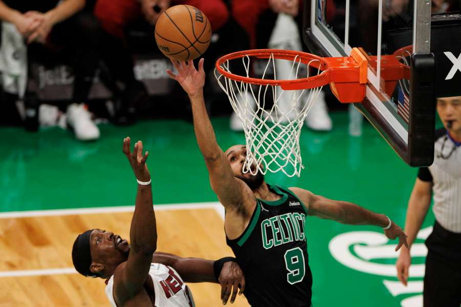 Celtics z piątym zwycięstwem z rzędu, wysoka porażka Lakers