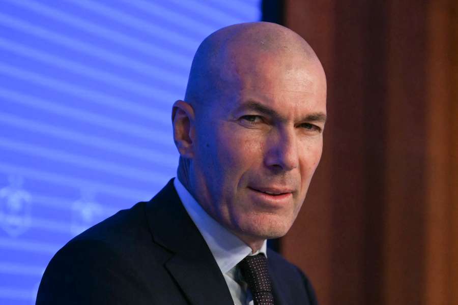 Zinédine Zidane vai anunciar a sua primeira lista de jogadores a 18 de setembro Zinédine Zidane vai anunciar a sua primeira lista de jogadores a 18 de setembro