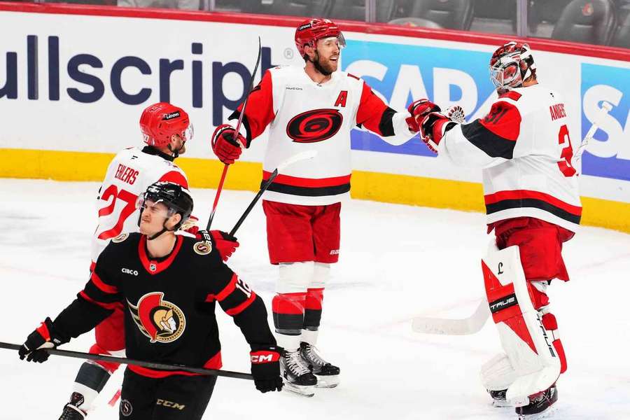 Hurricanes sweep Senators to become first team to advance to the second round