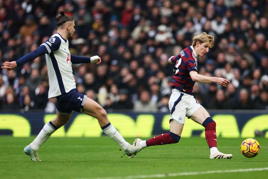 Anthony Gordon marcou o empate do Newcastle