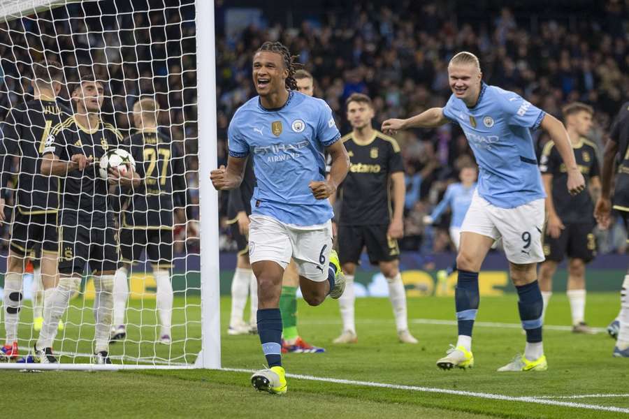 Sparťané smutní, fotbalisté Manchesteru City se radují