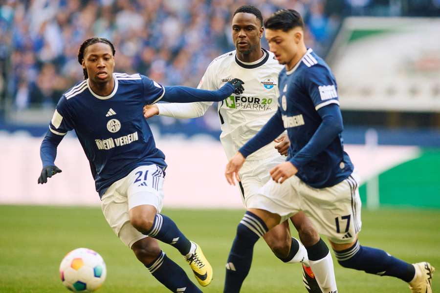 Die Schalker Brandon Soppy und Yusuf Kabadayi waren im Heimspiel gegen Paderborn zwischenzeitlich aus dem Tritt geraten.