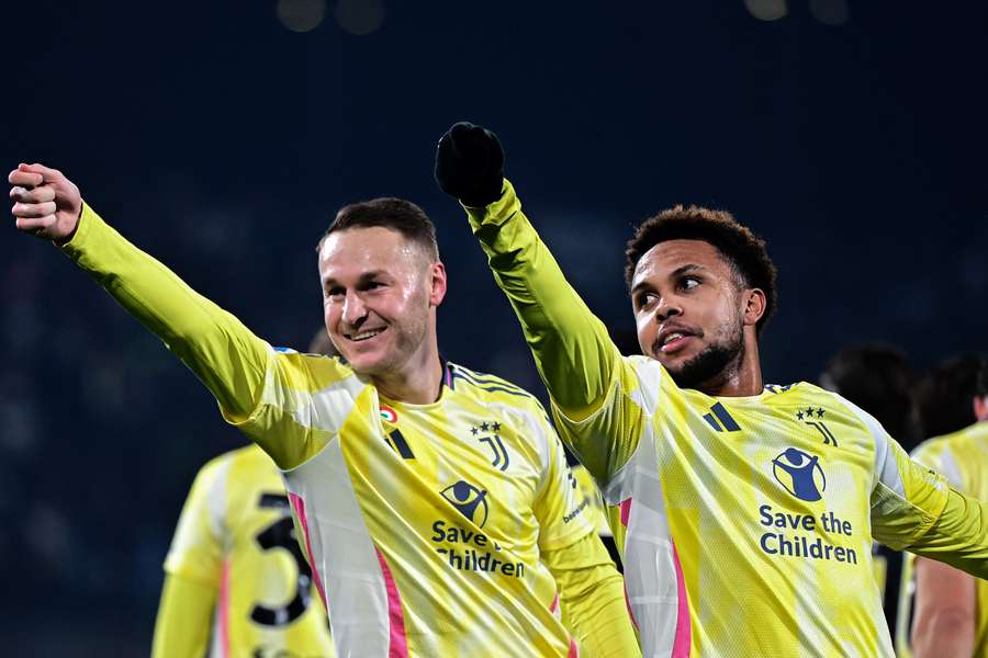 A festa de Koopmeiners e McKennie