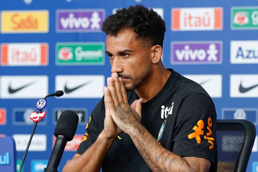 Danilo, da Seleção Brasileira, em entrevista coletiva Danilo, da Seleção Brasileira, em entrevista coletiva