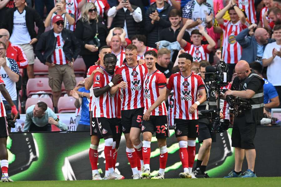 Der AFC Sunderland bejubelt den Sieg über West Ham United.