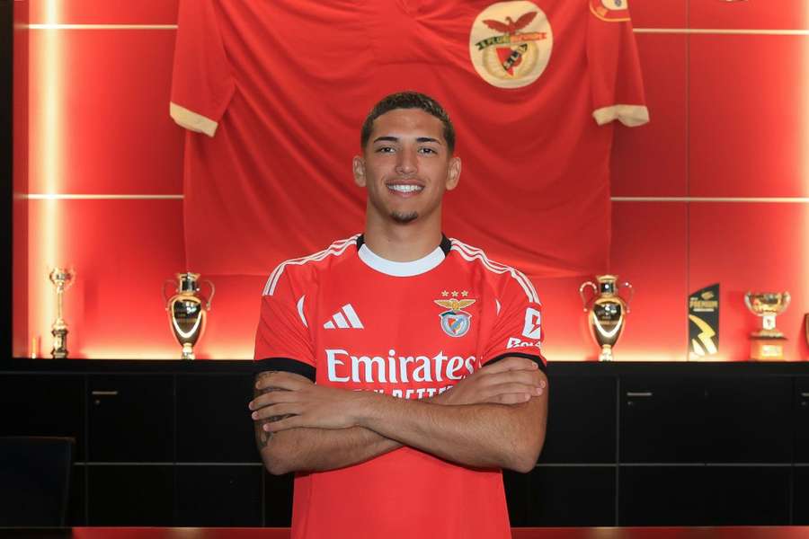 Francisco Silva renovou contrato com o Benfica
