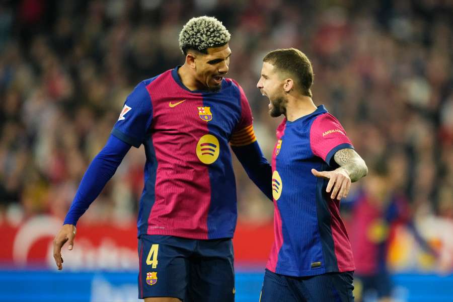 Barcelona sente falta de Iñigo Martínez Barcelona sente falta de Iñigo Martínez