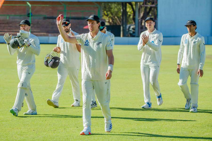 Matt Henry took six for 39 as Zimbabwe were bowled out for 149