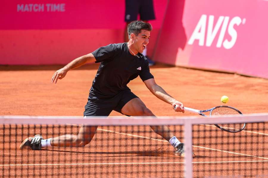 Tiago Torres caiu nos quartos de final do Estoril Open Tiago Torres caiu nos quartos de final do Estoril Open