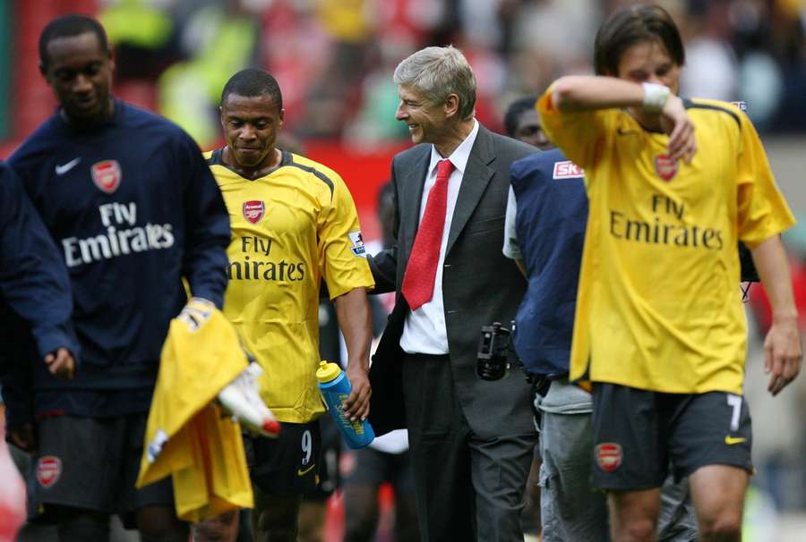 Baptista alongside former Arsenal manager, Arsene Wenger