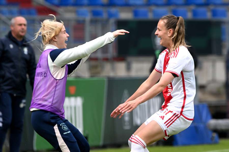 Bente Jansen viert de 3-1