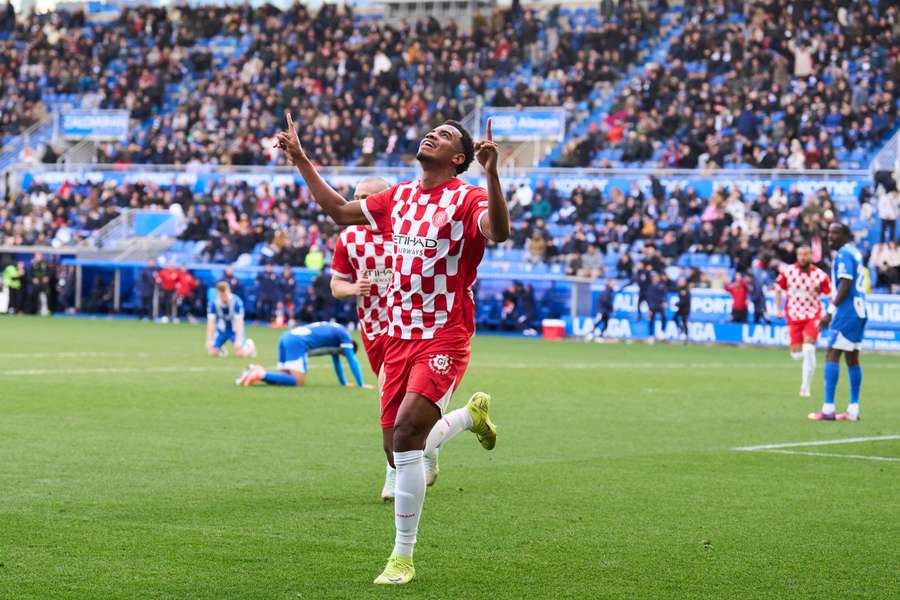El Alavés cae en casa frente al Girona.