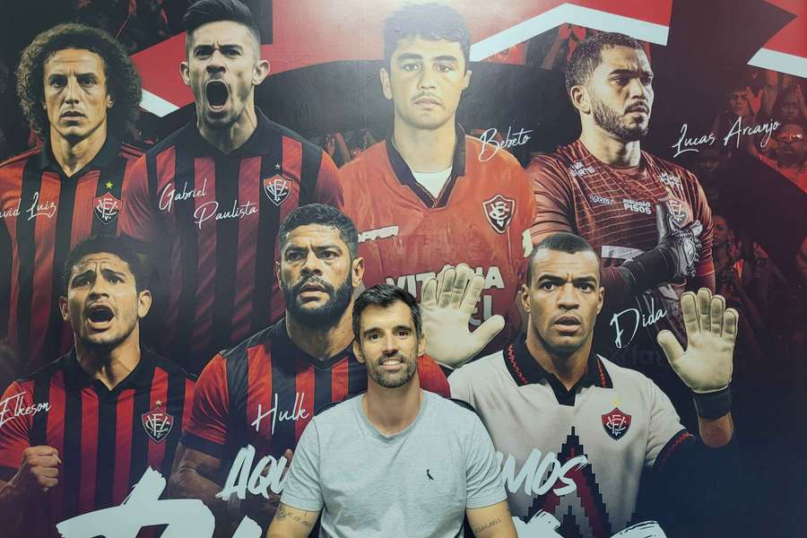 Ricardo Amadeu ajudou a revelar Alisson Santos no Vitória Ricardo Amadeu ajudou a revelar Alisson Santos no Vitória