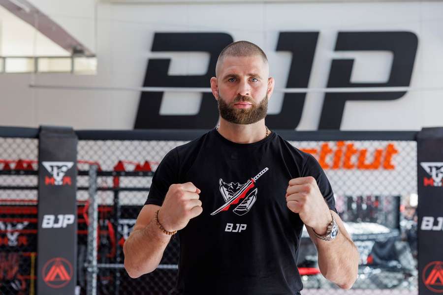 Jiří Procházka zabojuje o titul v UFC.