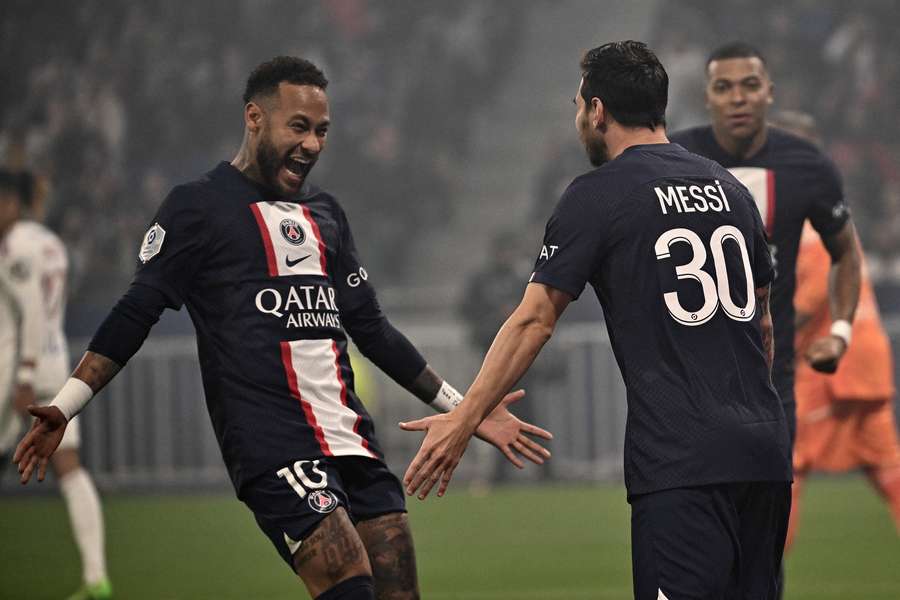 Para Galtier, Neymar "dá o melhor equilíbrio defensivo" do trio de ataque do PSG