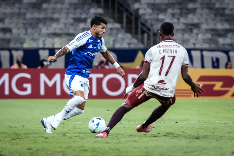 William fez outra partida irregular com a camisa do Cruzeiro