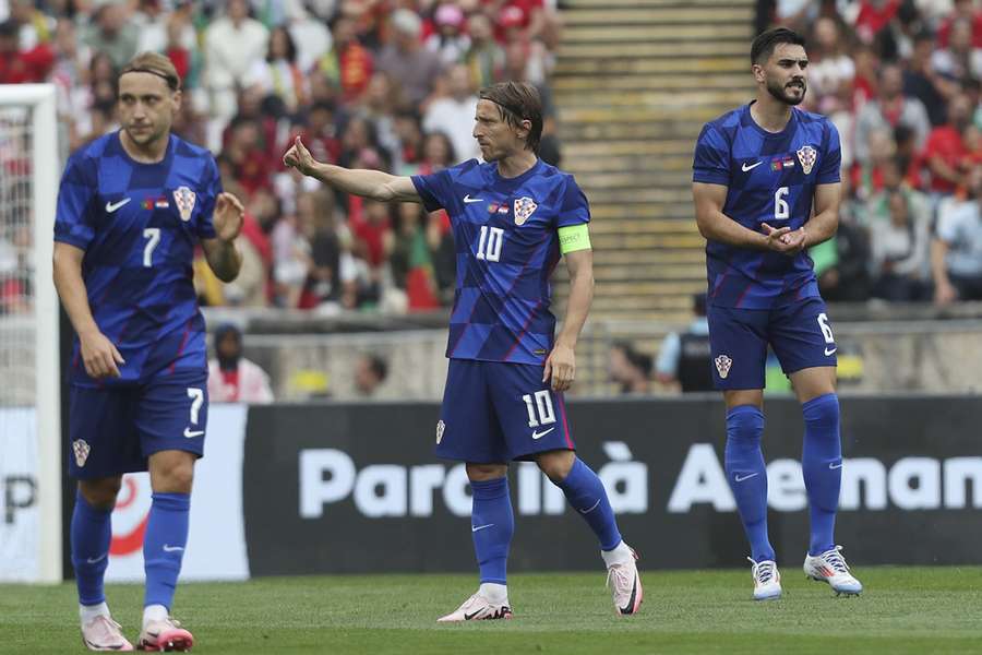 Modric celebra su gol desde el punto de penalti