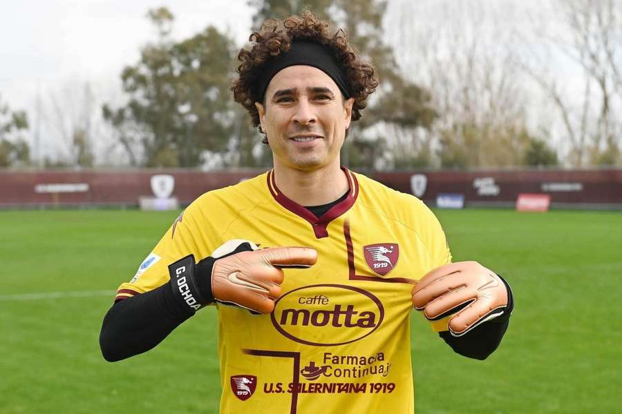 Ochoa assinou com o clube italiano por seis meses