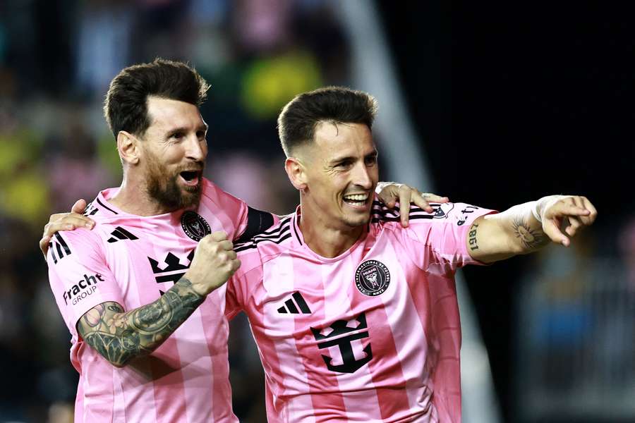 Lionel Messi et Tadeo Allende ce vendredi. Lionel Messi et Tadeo Allende ce vendredi.