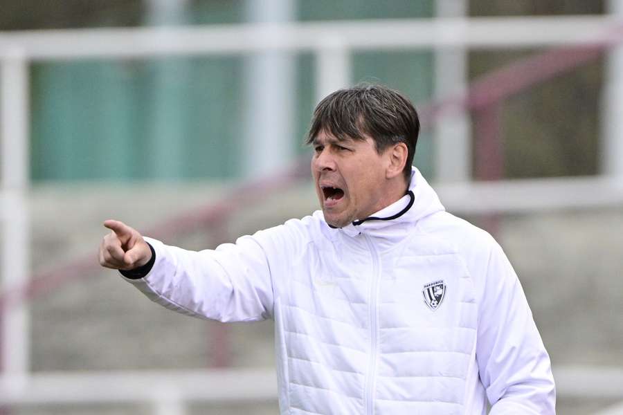 Jan Trousil vychvaloval po zápase Pardubic s Karvinou Victora Samuela.