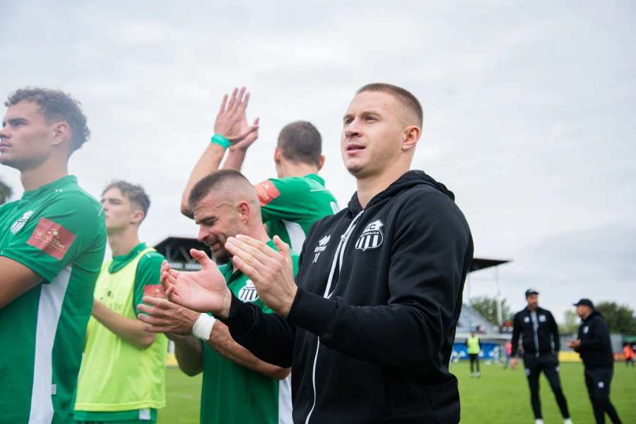 Danek patrí ku kľúčovým hráčom Petržalky. Danek patrí ku kľúčovým hráčom Petržalky.