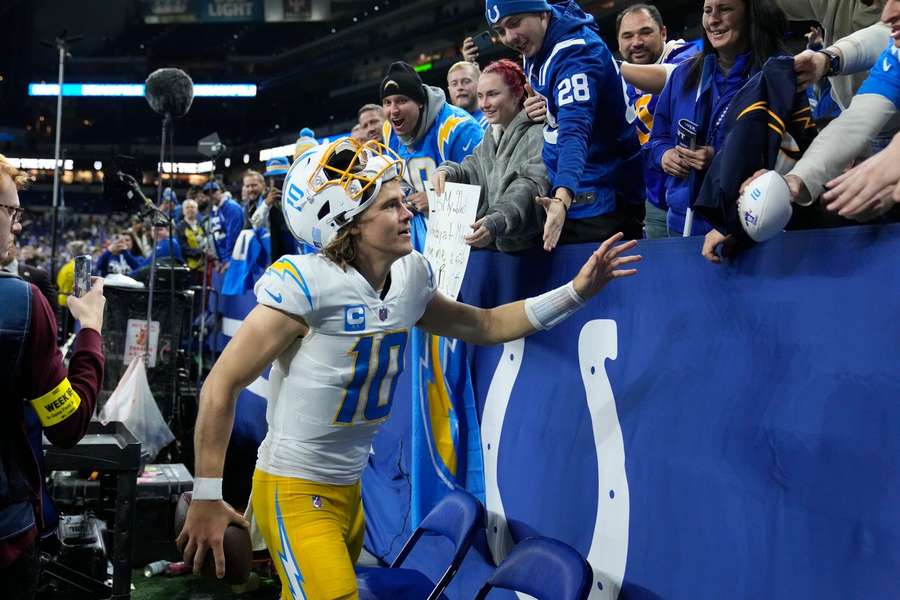 Justin Herbert, le QB des Chargers, emmène pour la 1re fois sa franchise en Playoffs.