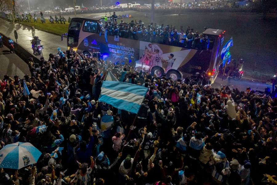 Fanúšikovia privítali hráčov Argentíny.