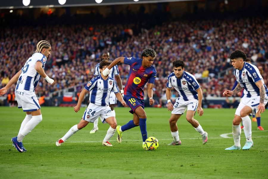 Barcelona coach Flick asked about Yamal wobbler: I care about Roony