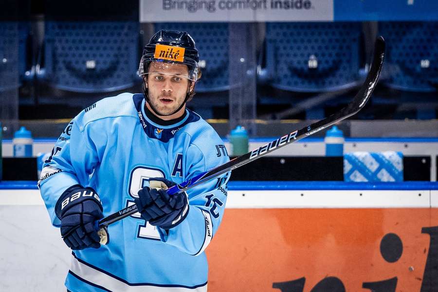 Mladý útočník mal vážnu dopravnú nehodu. Mladý útočník mal vážnu dopravnú nehodu.