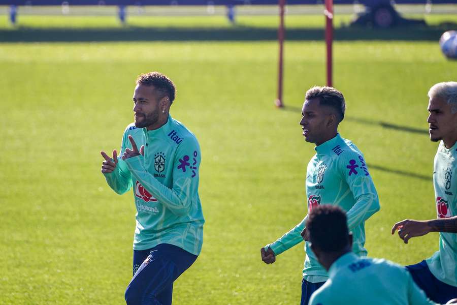 A equipe liderada por Neymar treinou pela quinta e última vez nas instalações da Juventus