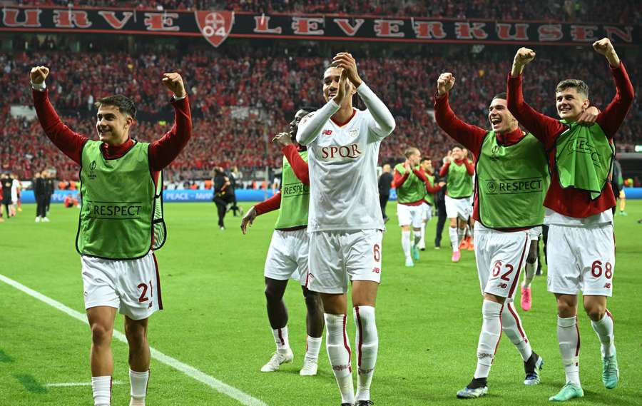 Radosť Rimanov po postupe cez Leverkusen do finále EL.