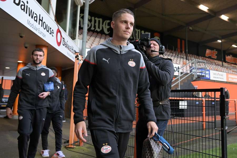 Joey Veerman staat in Volendam weer op het veld vanaf de aftrap