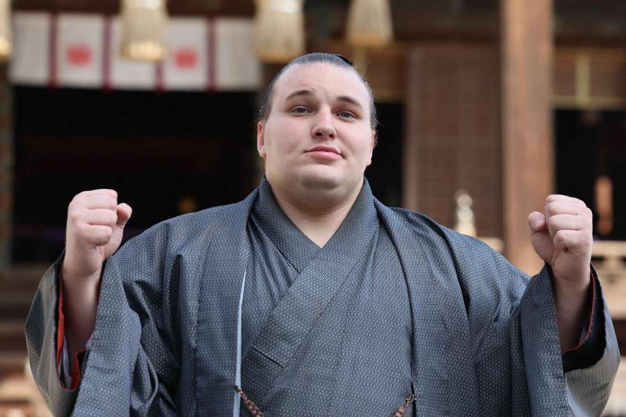 Aonishiki hace historia