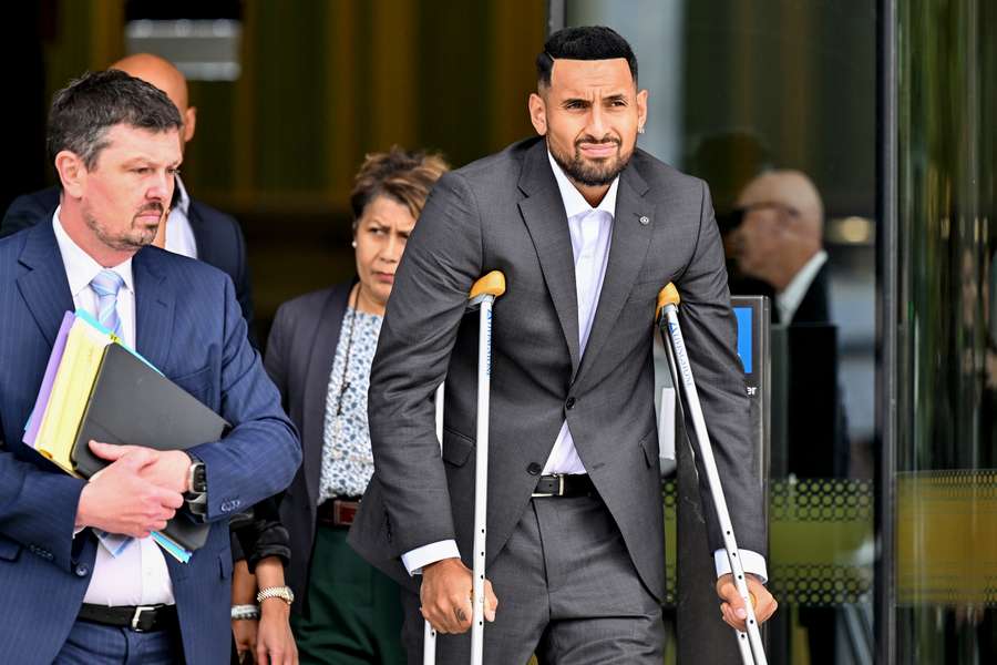 Kyrgios de maca em um tribunal de Canberra em 3 de fevereiro