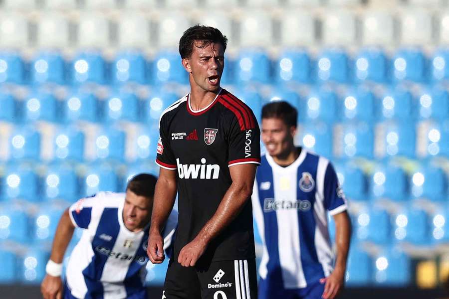 Henrique Araújo festeja pelo Casa Pia Henrique Araújo festeja pelo Casa Pia