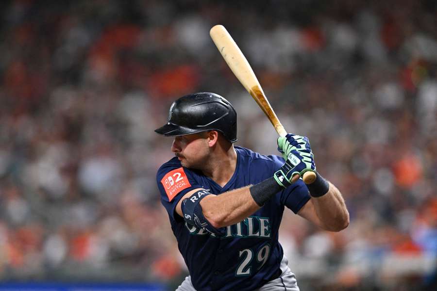 WATCH: Cal Raleigh hits 57th home run to break Ken Griffey Jr.'s single-season record